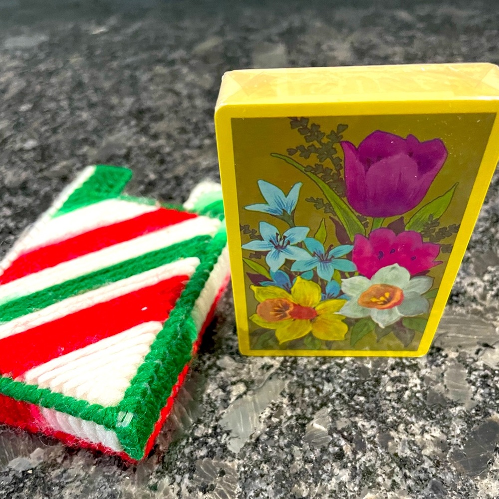 Vintage METRO Playing Cards NEW Flower Design  W/ 200 page of games W/ Case